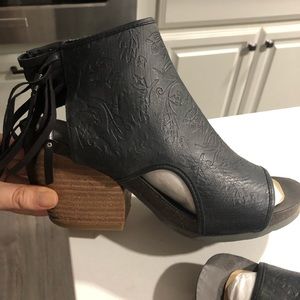 3/$18 NWOT size 7 black leather booties